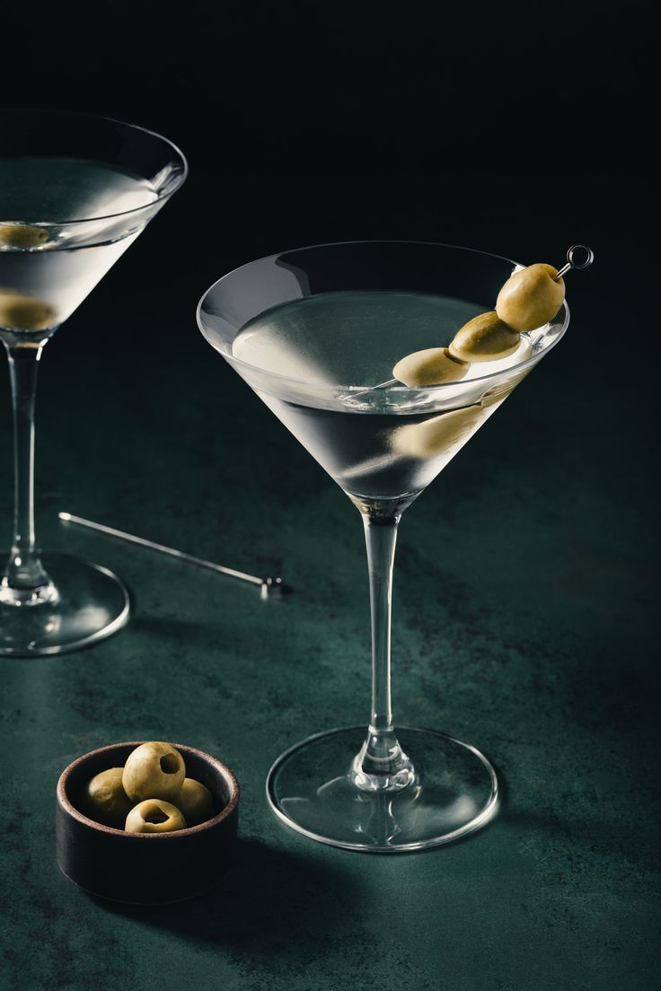 The Martini Is Back — But Did It Ever Really Leave? thumbnail